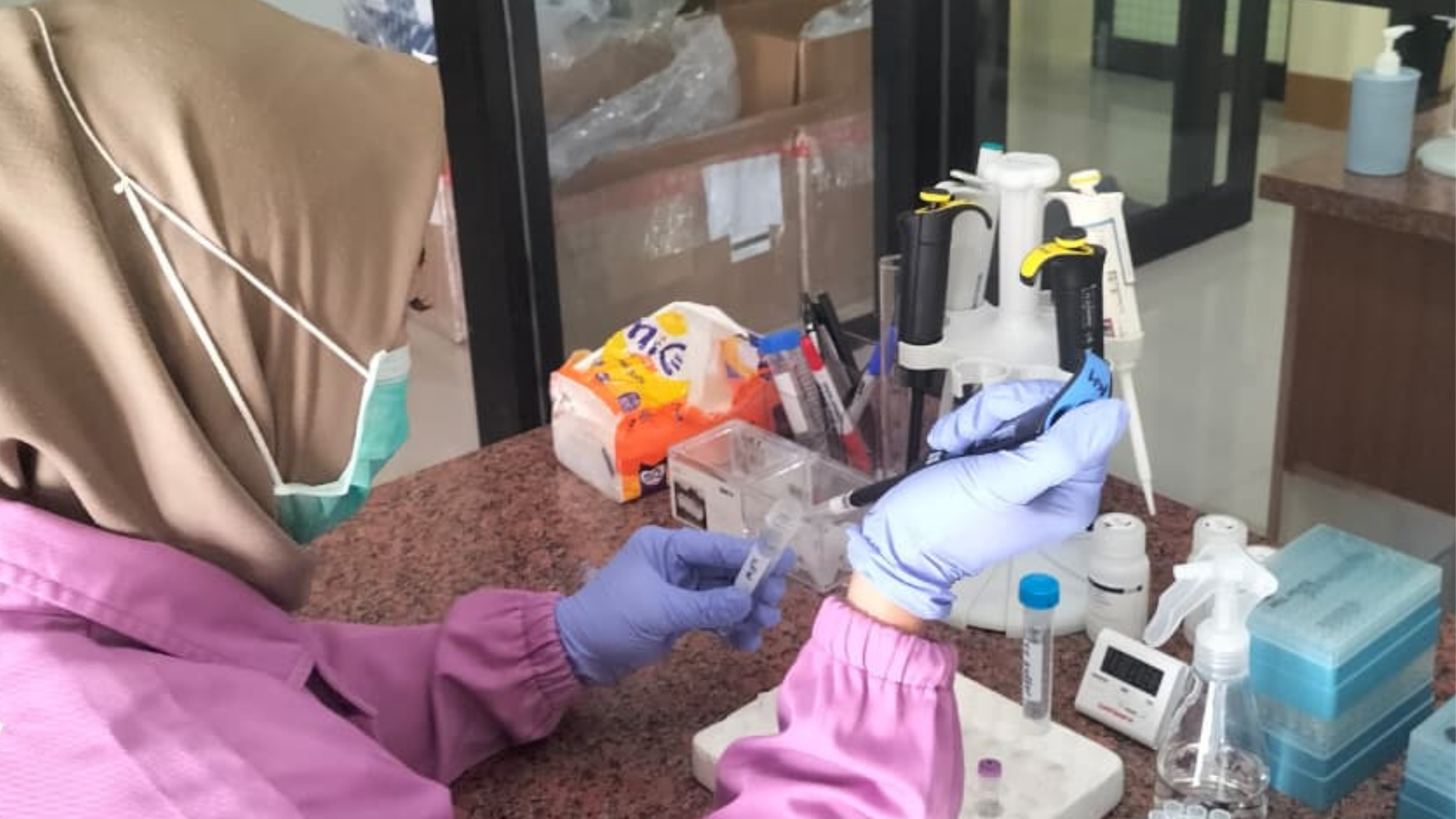 Cegah PMK, Karantina NTB Lengkapi Satpel Pelabuhan Badas dengan Alat Uji PCR