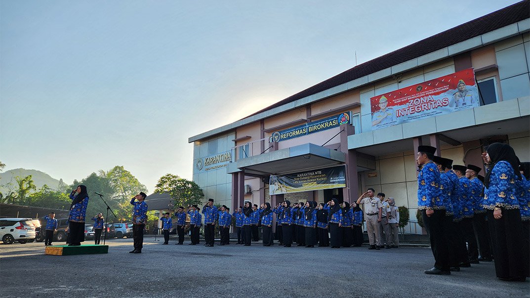 Peringati Hari Lahir Pancasila, Karantina NTB Gelar Upacara Bendera Khidmat